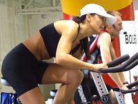spinning rower stacjonarny kobieta