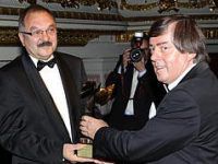 mężczyzna nagroda cezary przybylski