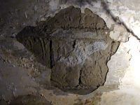sufit mieszkanie dziura