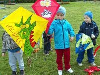 dziecko latawiec