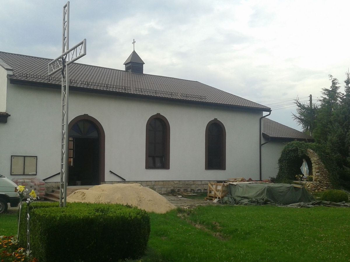 kościół  łaziska  remont