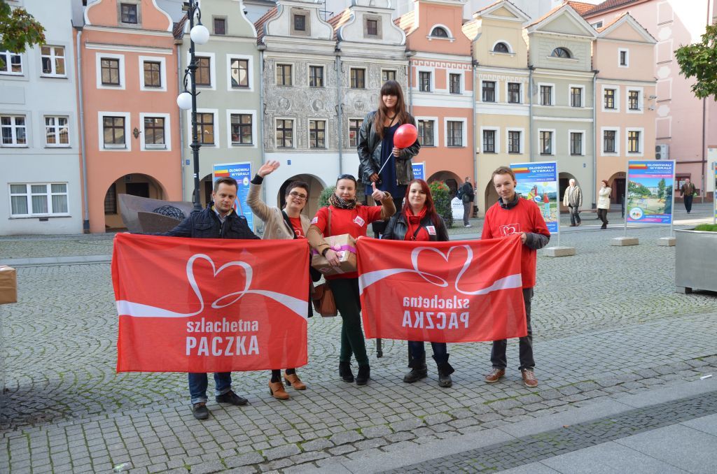 Wolontariusz szlachetna paczka