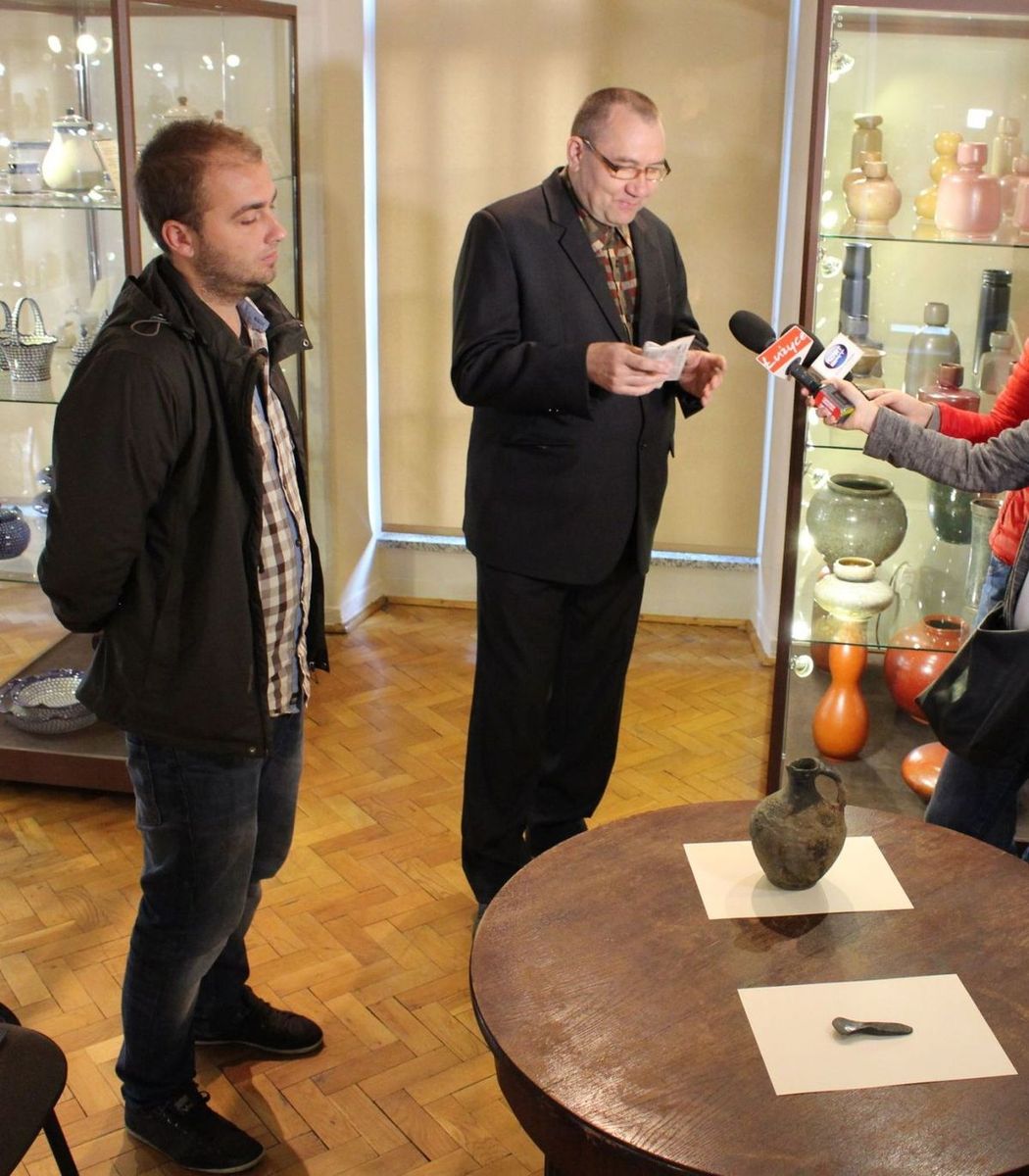 ludzie muzeum zabytek