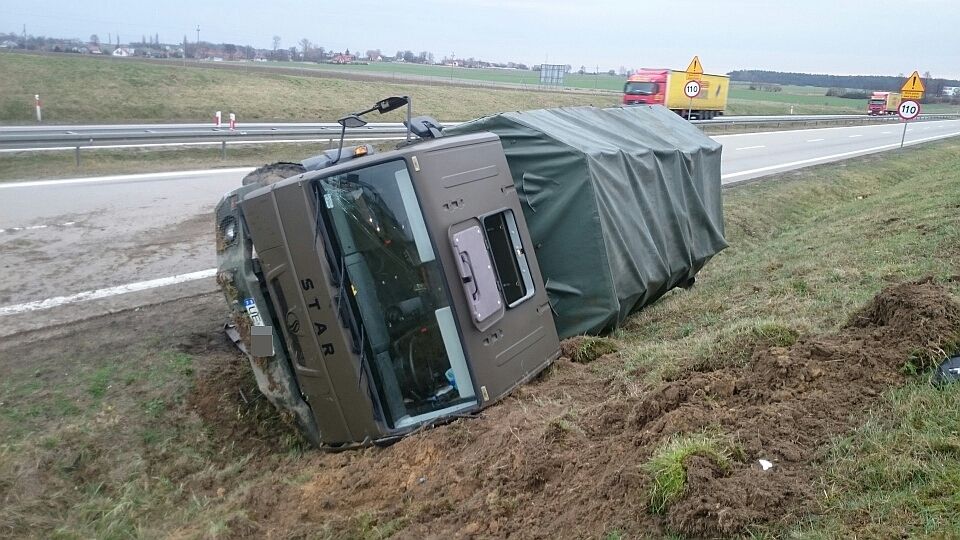 cieżarówka wojsko kolizja