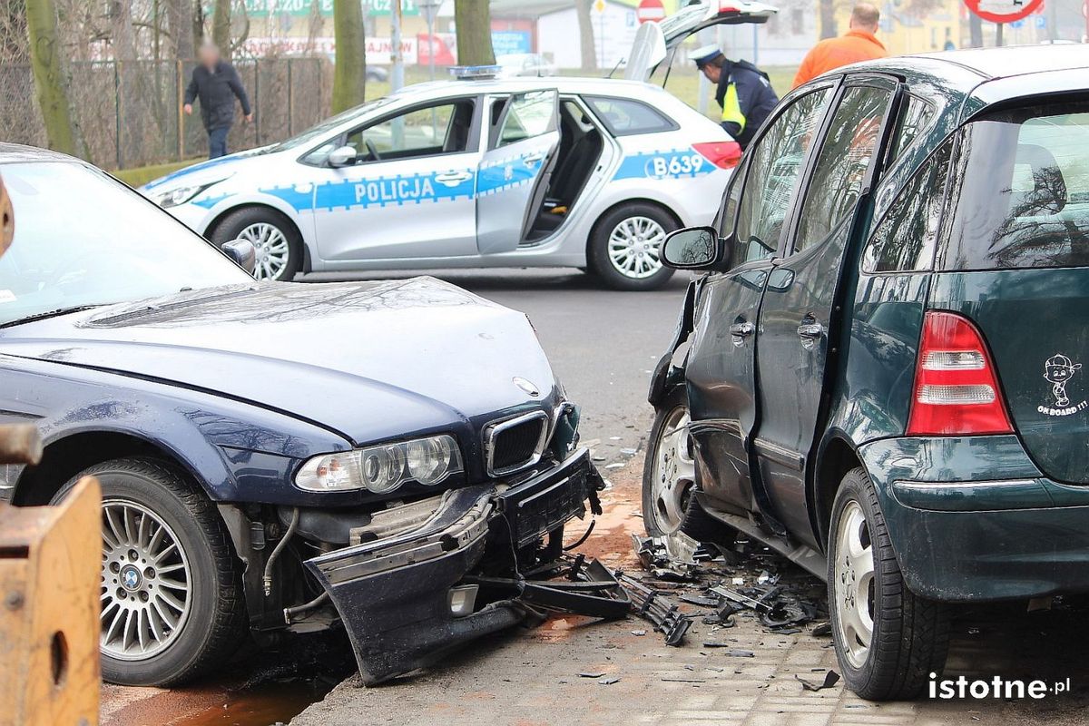 zderzenie bmw mercedes