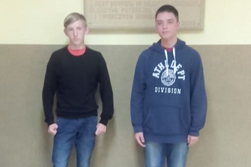 uczeń Gimnazjum im. Jana Pawła II w Iwinach