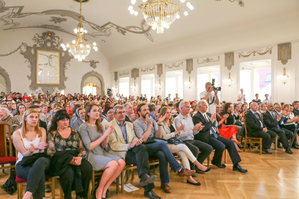 legnica cantat