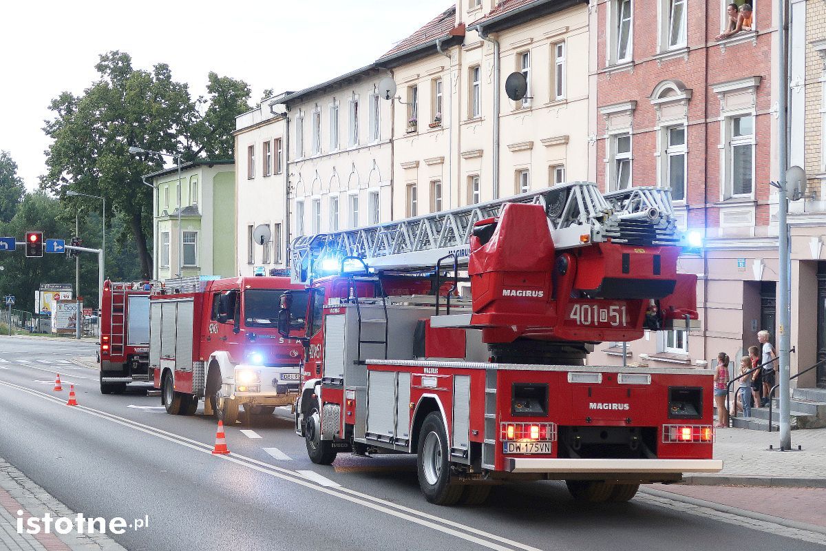 zadymienie straż kamienica