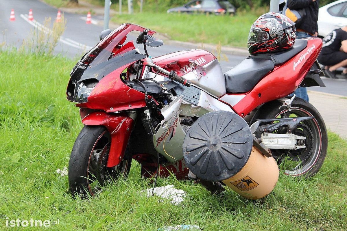 zderzenie motocykl wiadukt
