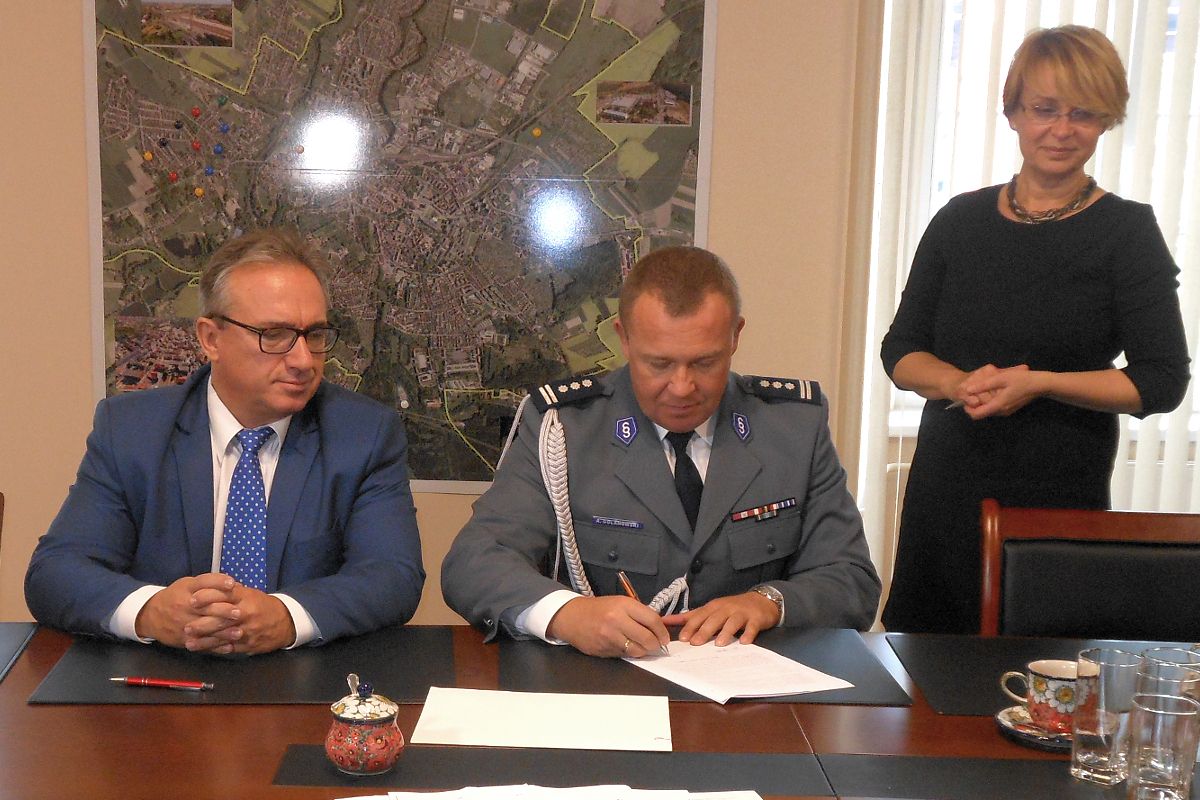 komenda piotr roman przekazanie działki