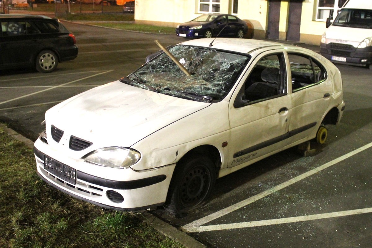 wrak  lo  renault