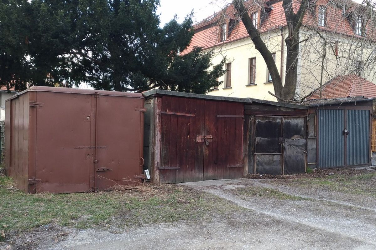 garaż