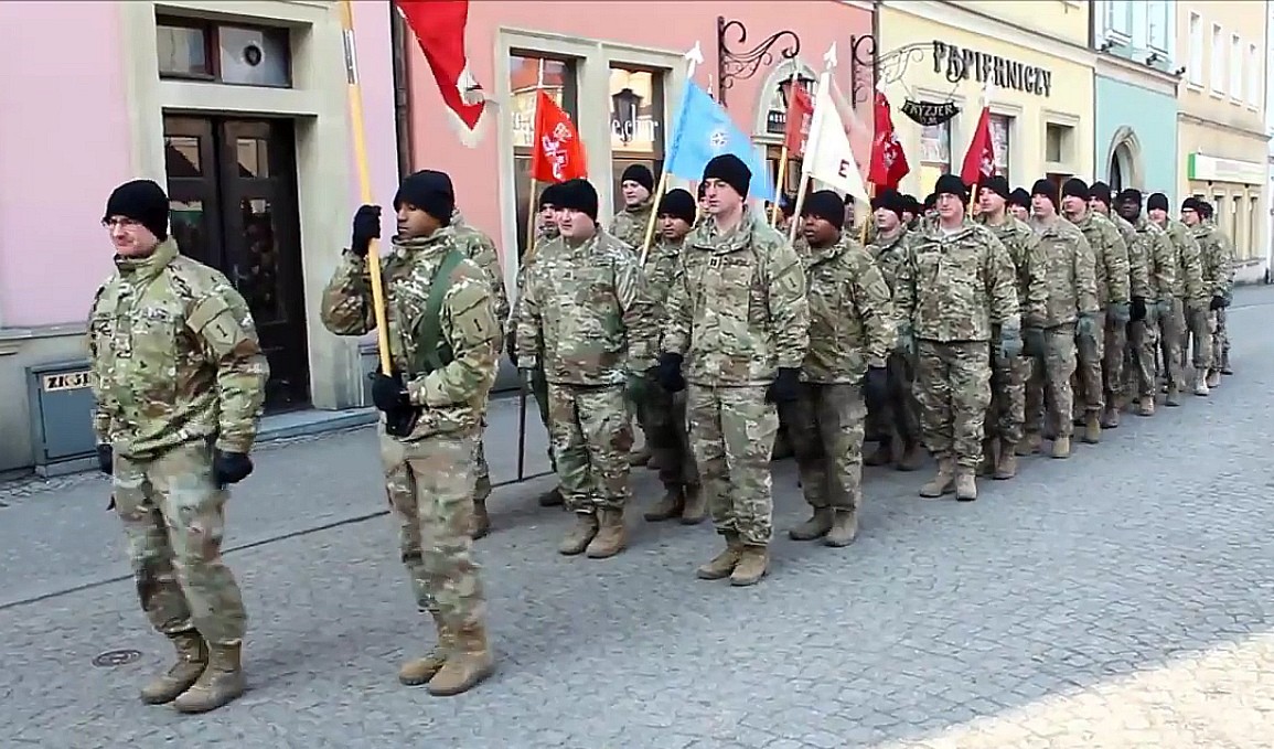 us army  przemarsz  rynek