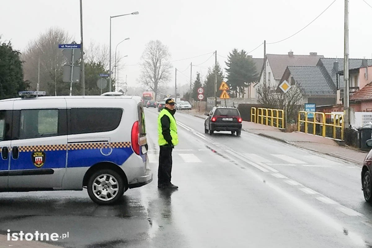 plama oleju  widok  straż miejska