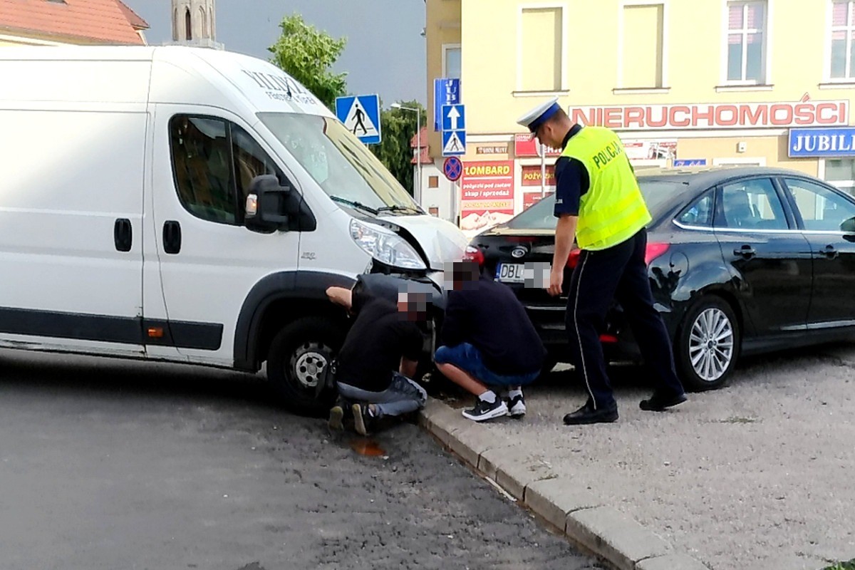 parking kolizja