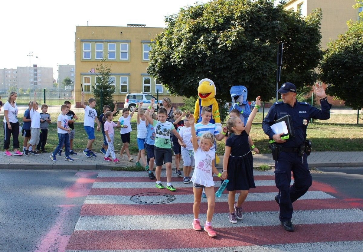 mrówka dzieci policja