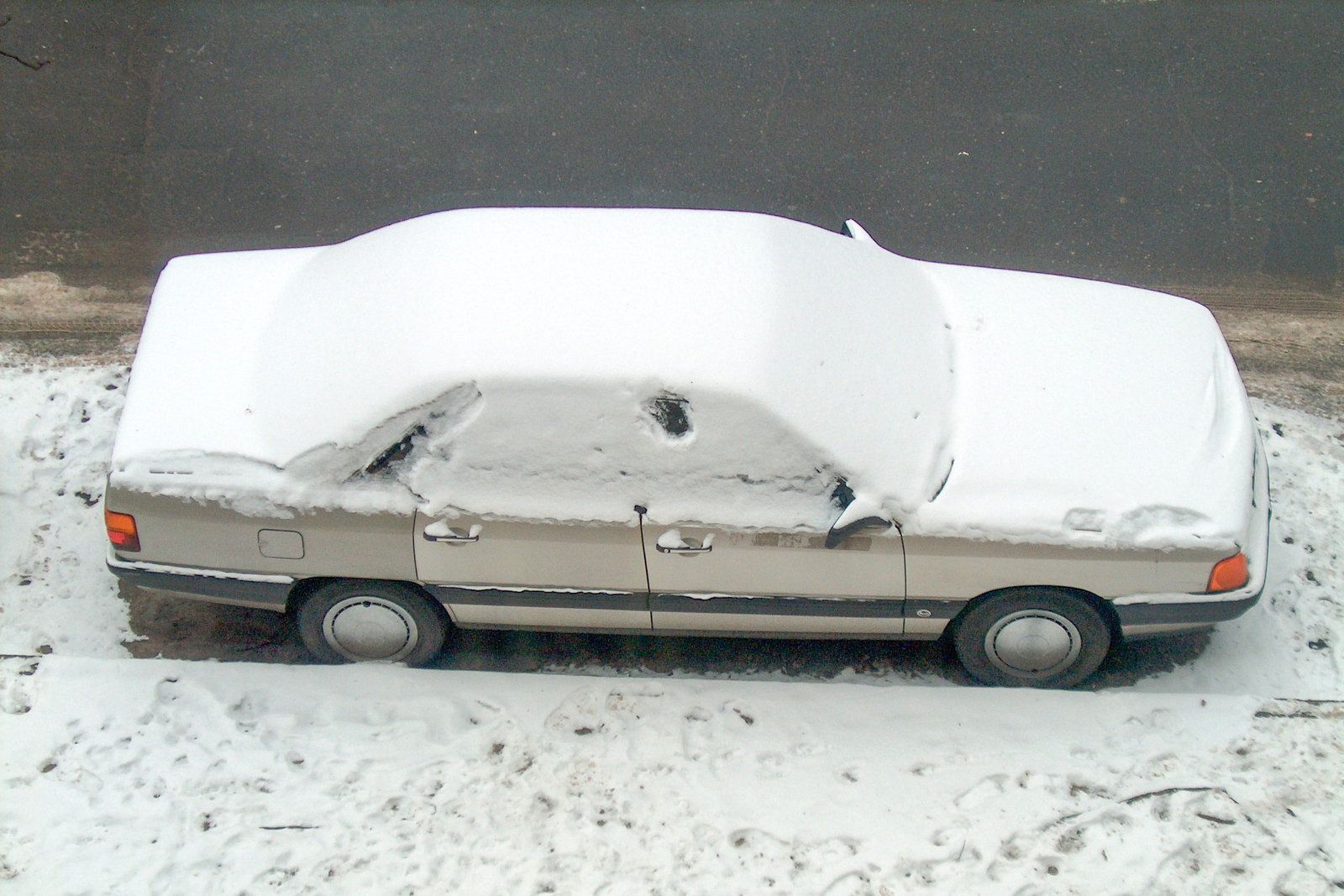 śnieg auto