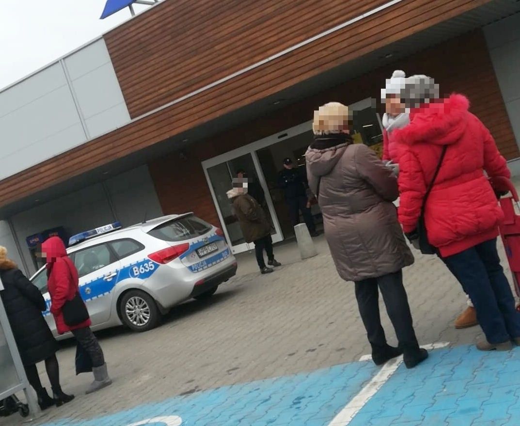 tesco ewakuacja