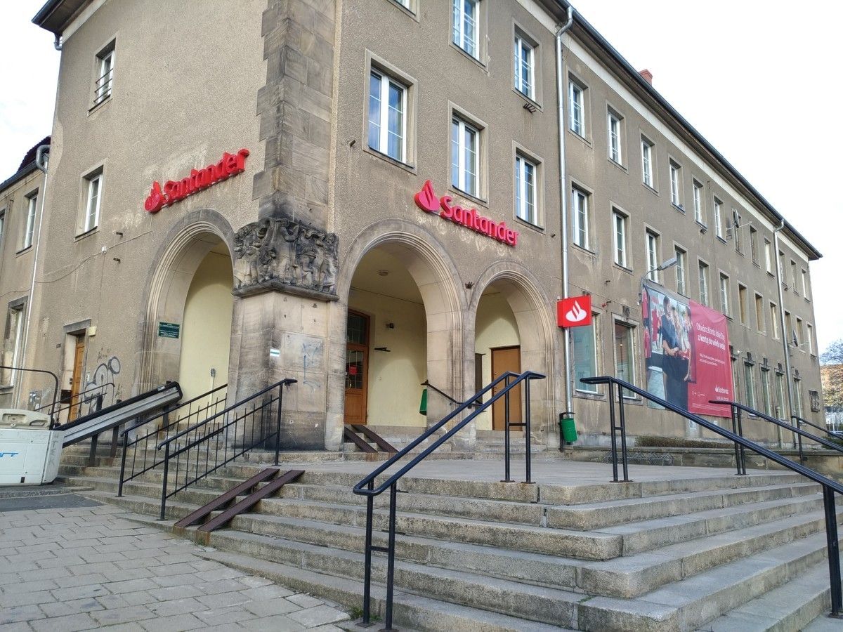budynek bank santander