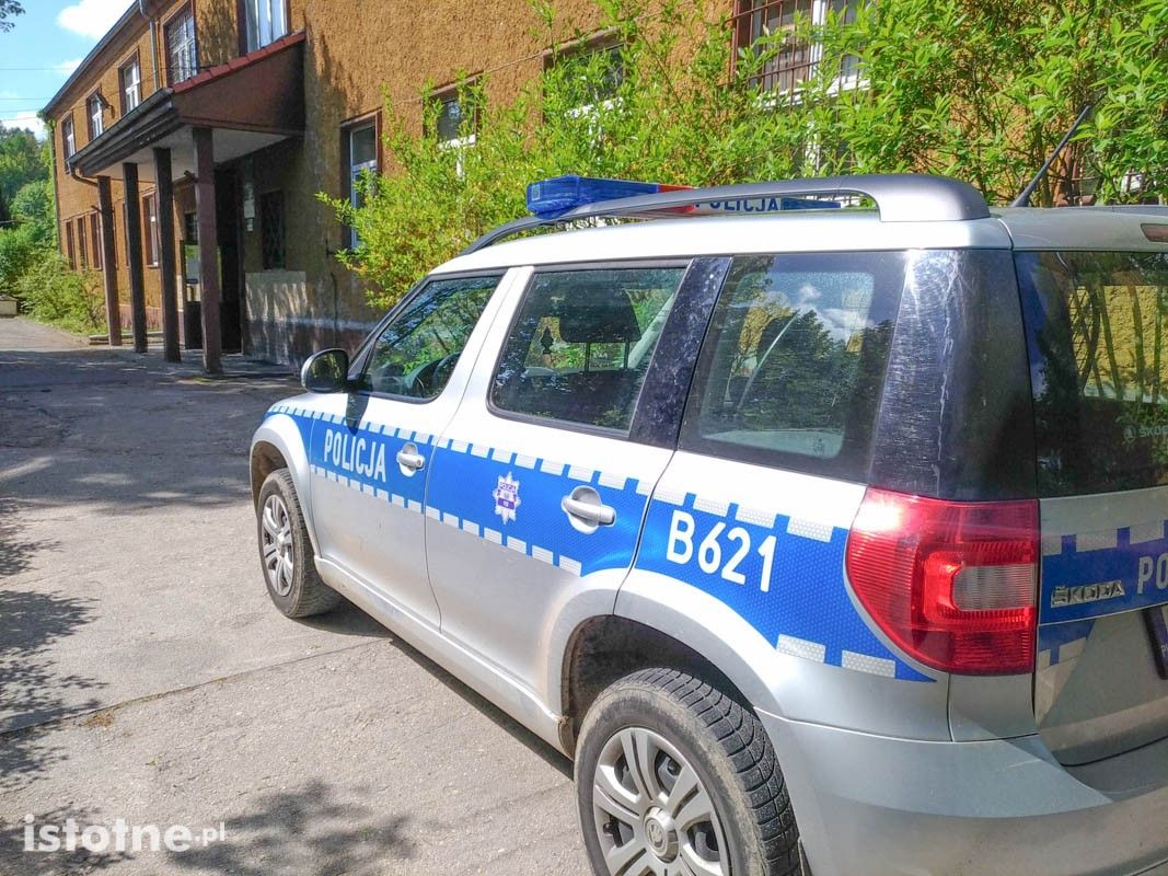 radiowóz policja budowlanka