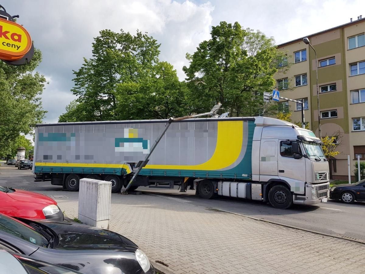 tir instalacja przejście
