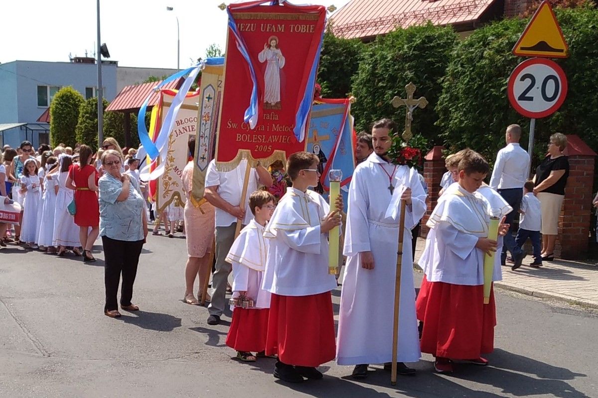 procesja boże ciało kościół