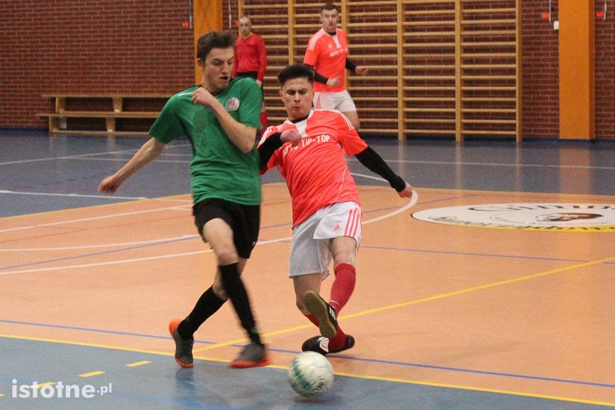 piłka halowa parkiet futsal
