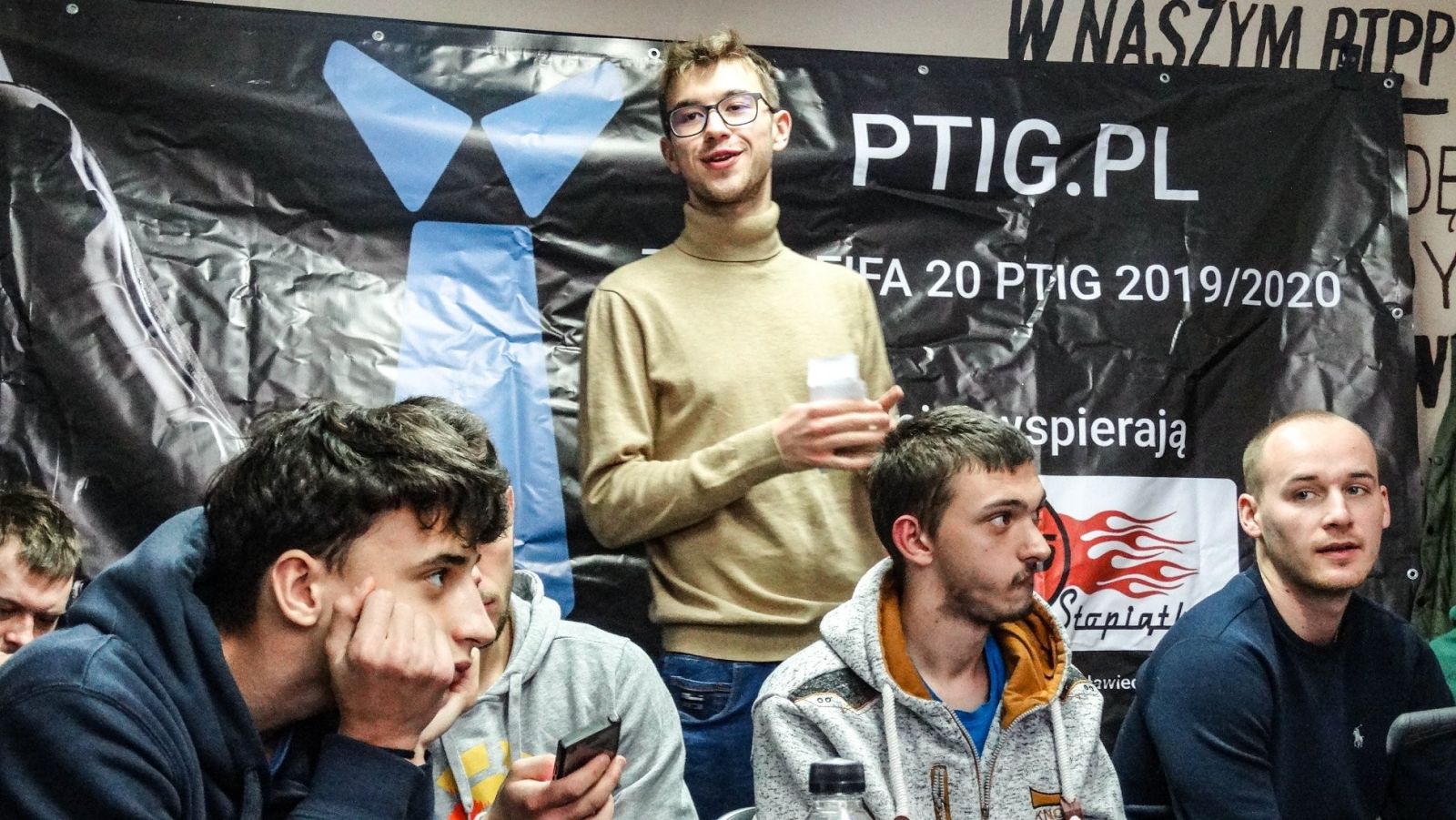 ludzie  wydarzenie esport