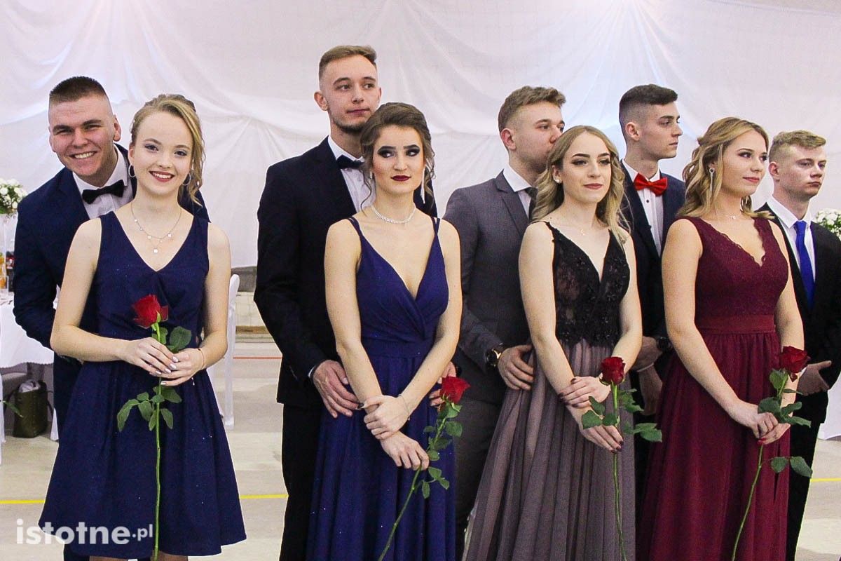 2 lo studniówka maturzyści