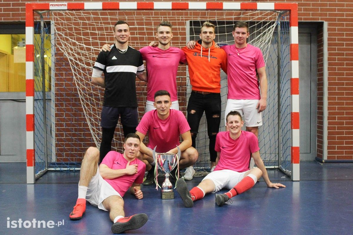 futsal halówka chłopaki do wzięcia