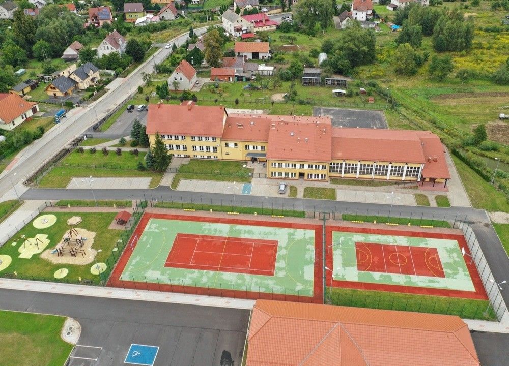 bożejowice szkoła boisko