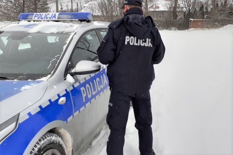 policjant radiowóz