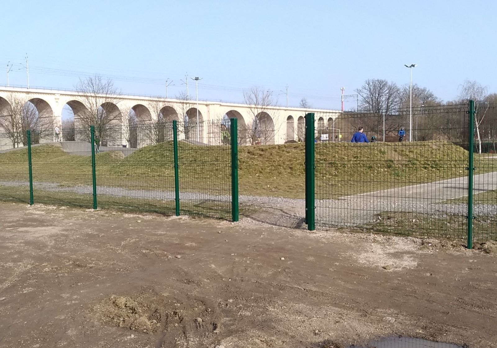 skakepark ogrodzenie