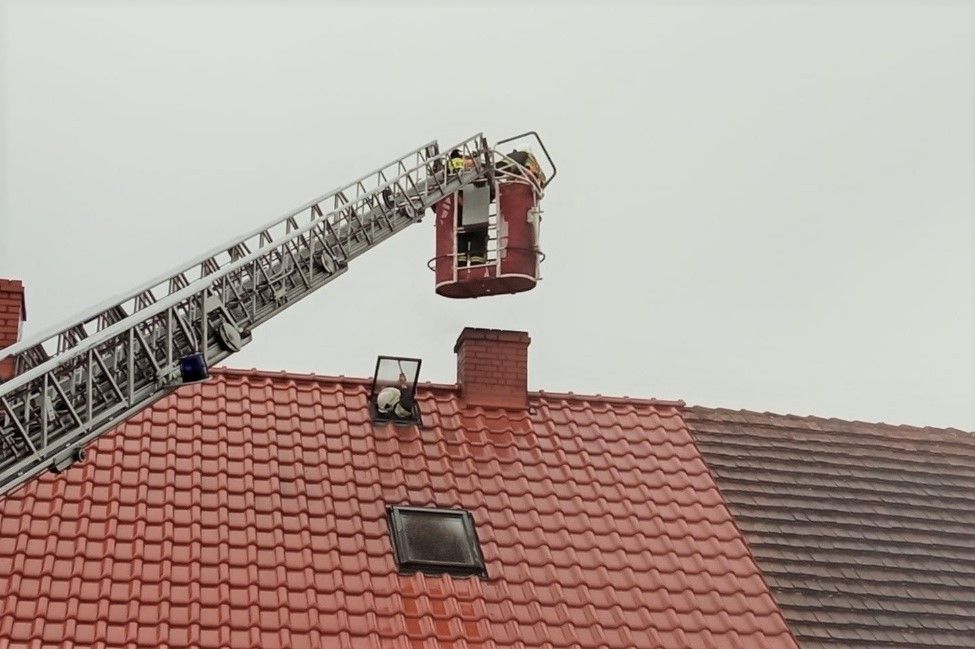 strażak dach