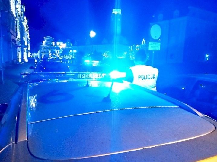 policja radiowóz rynek