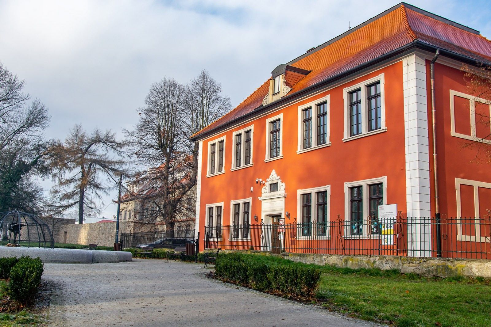 budynek szkoła