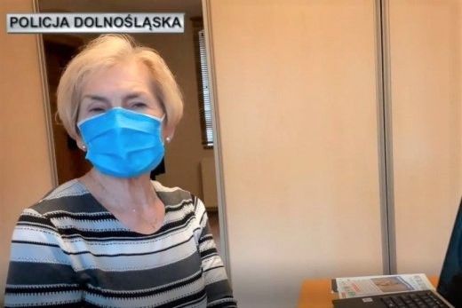 seniorka maseczka