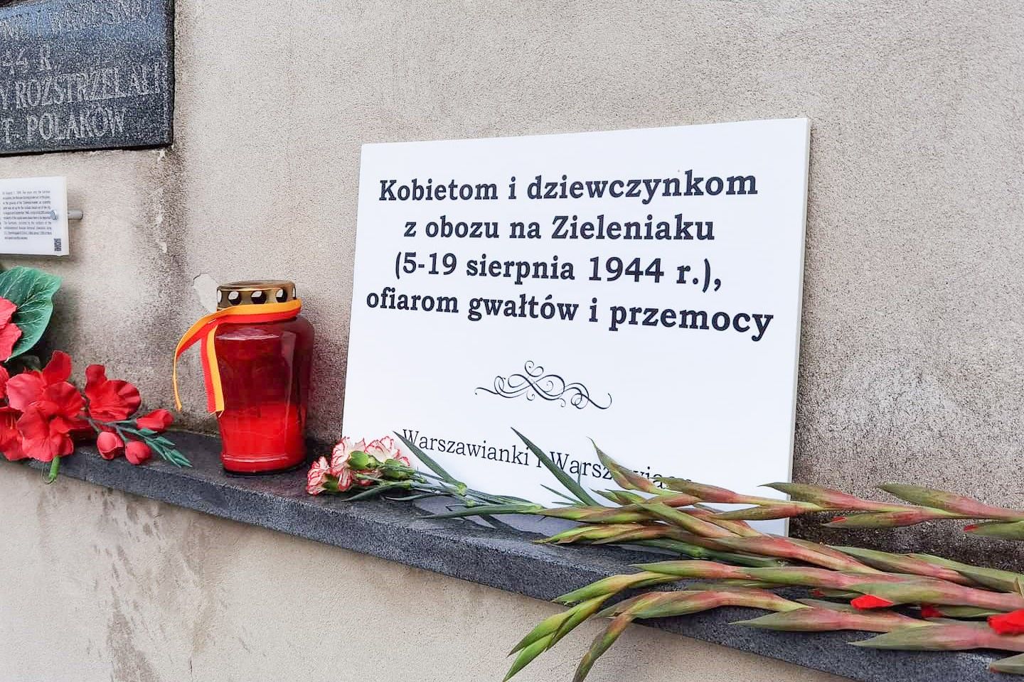 tablica pamiątka pomnik