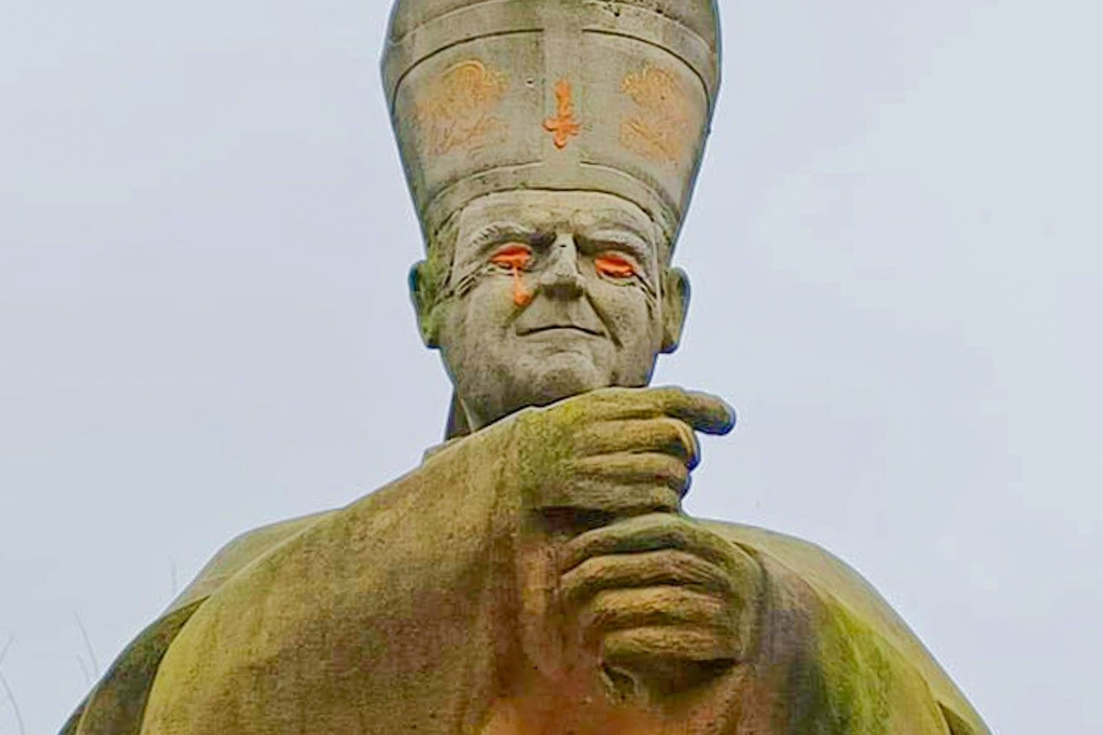 papież pomnik
