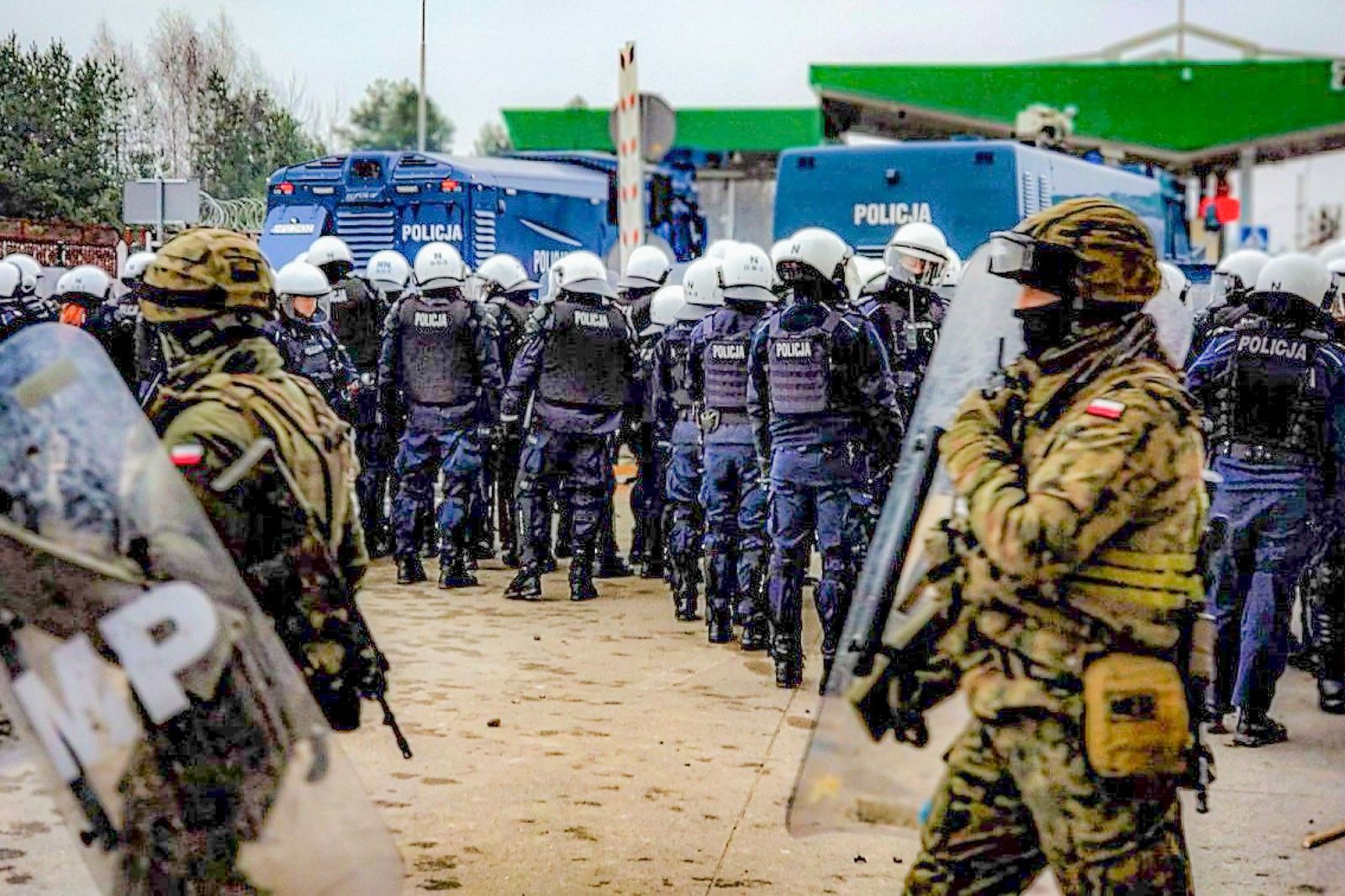 policja żołnierz granica