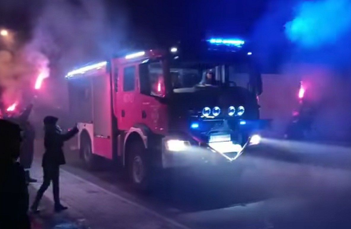 straż pożarna wóz strażacki krzyżowa