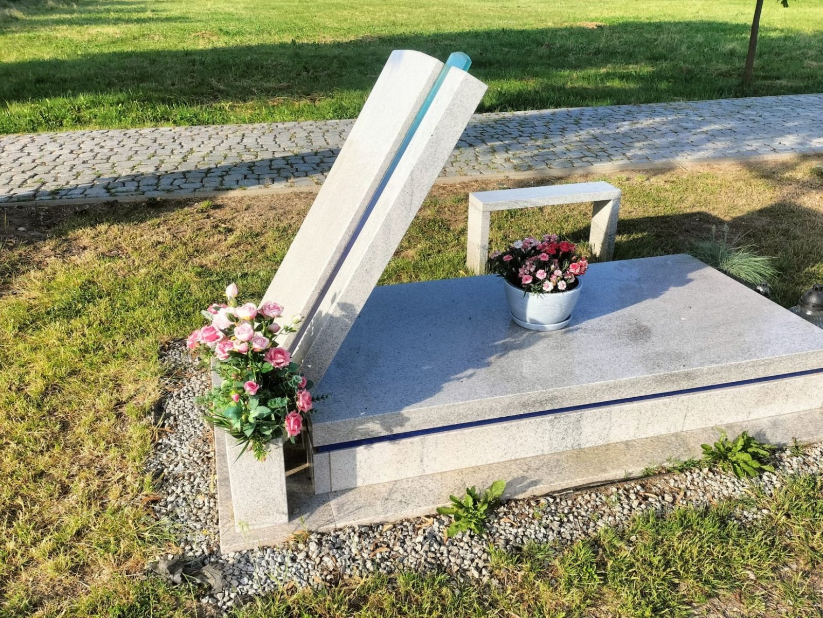 pomnik warta bolesławiecka wandal
