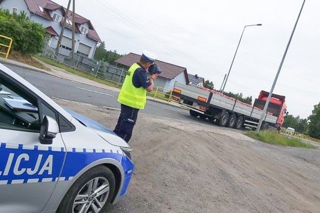 policjant radiowóz