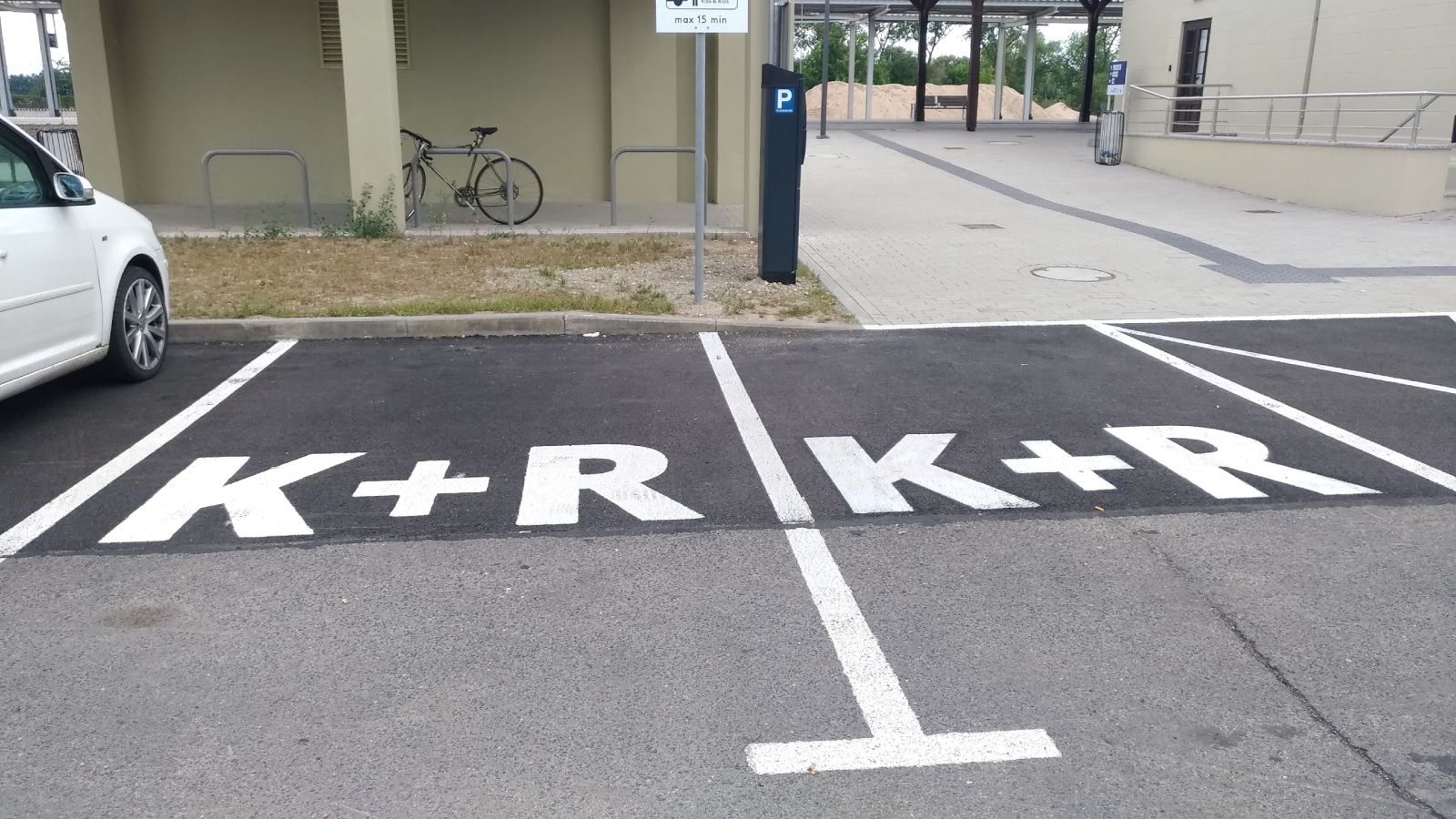 Kiss And Ride