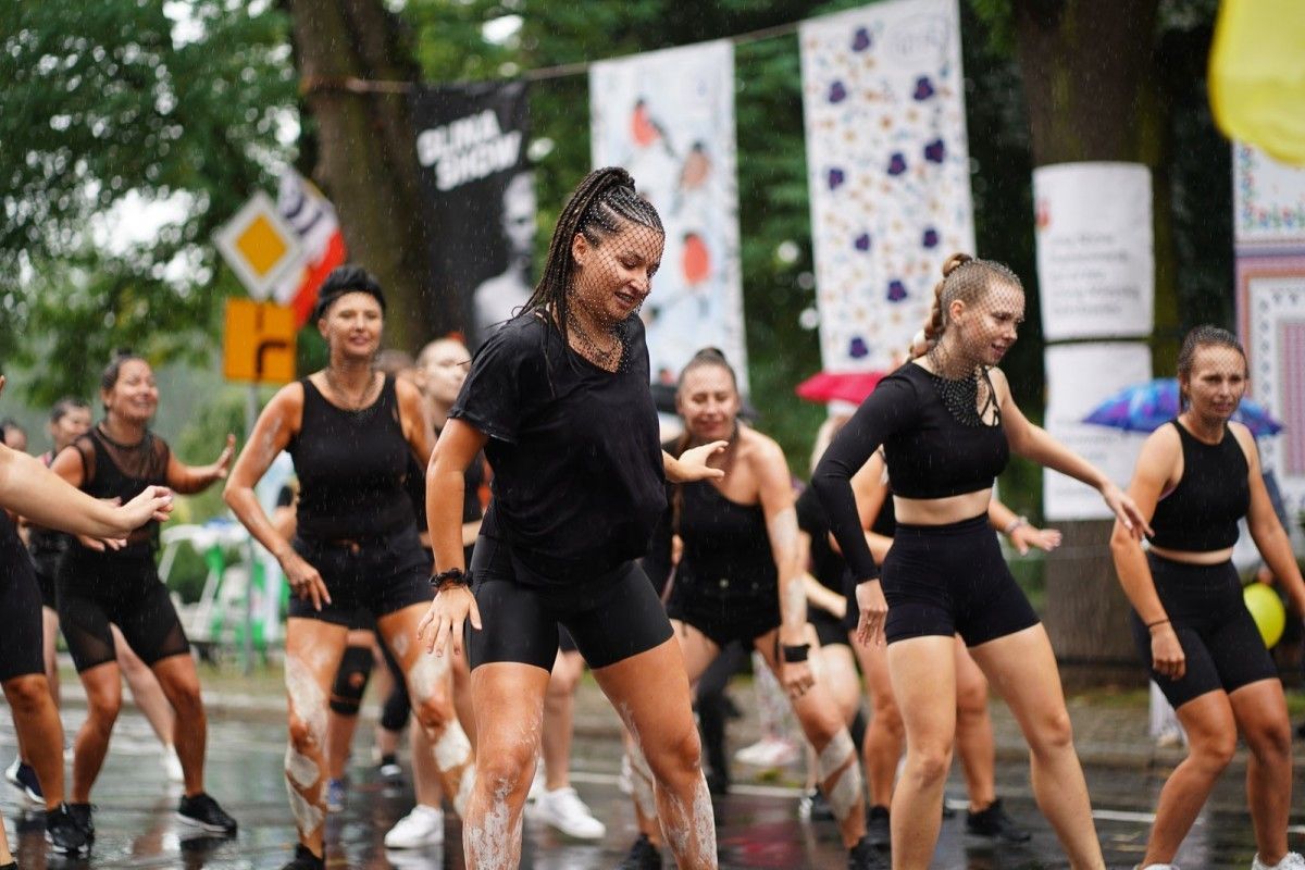 zumba glina show taniec