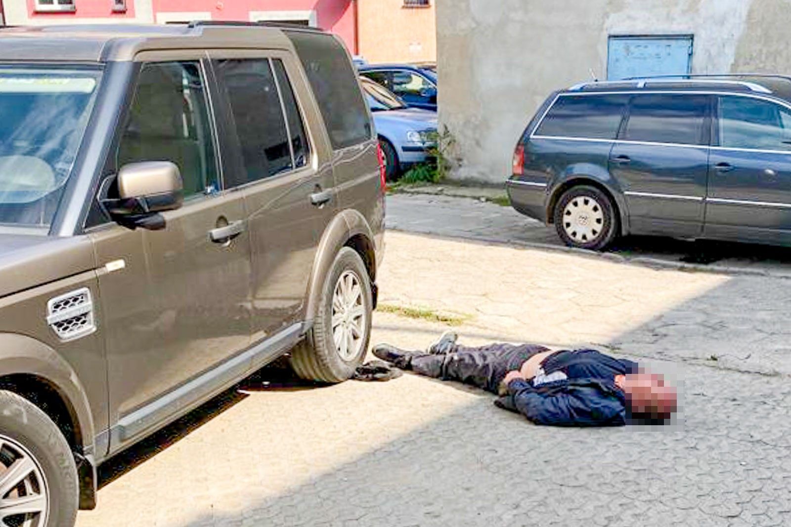 mężczyzna alkohol