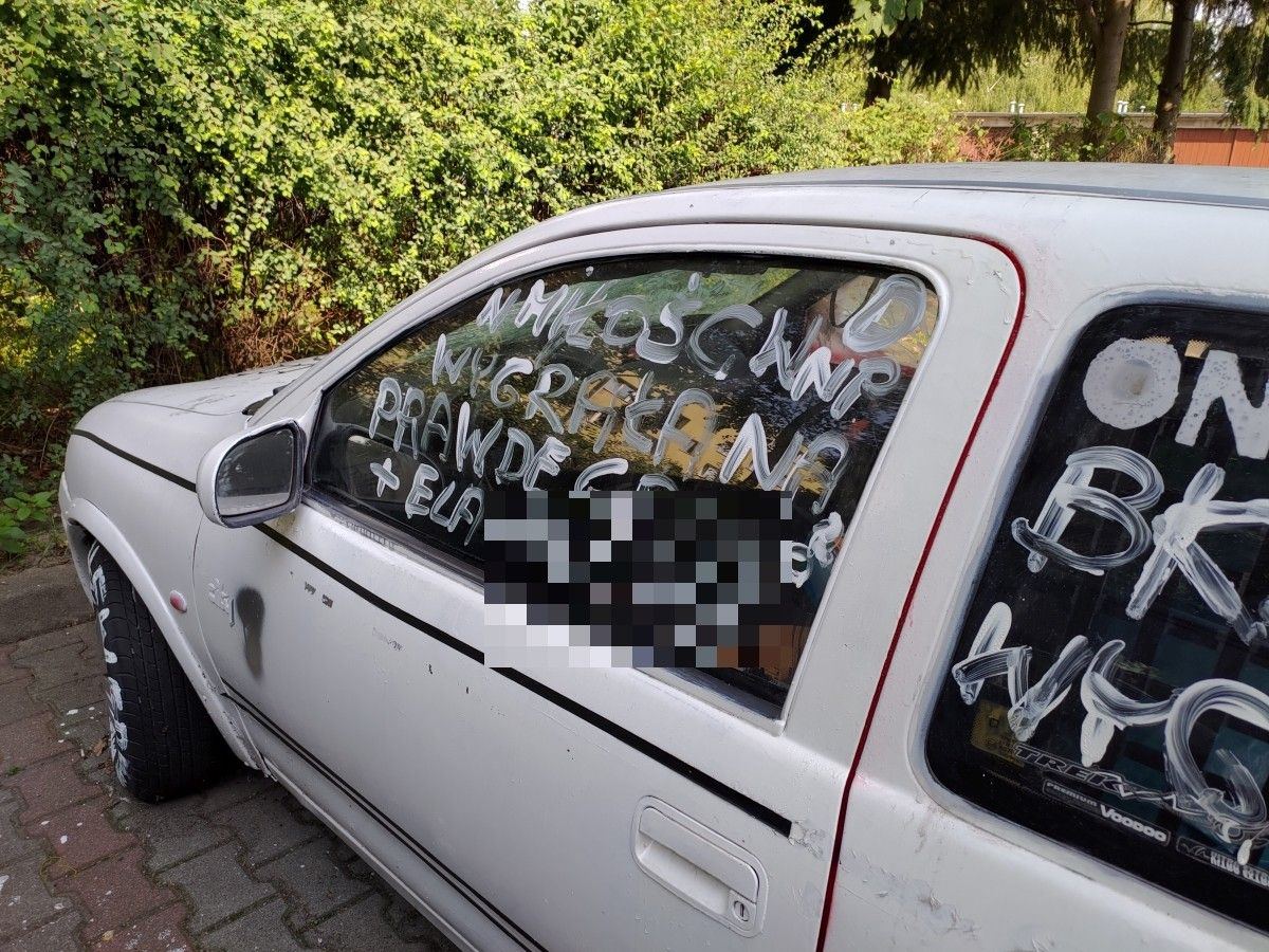 auto szyby napisy