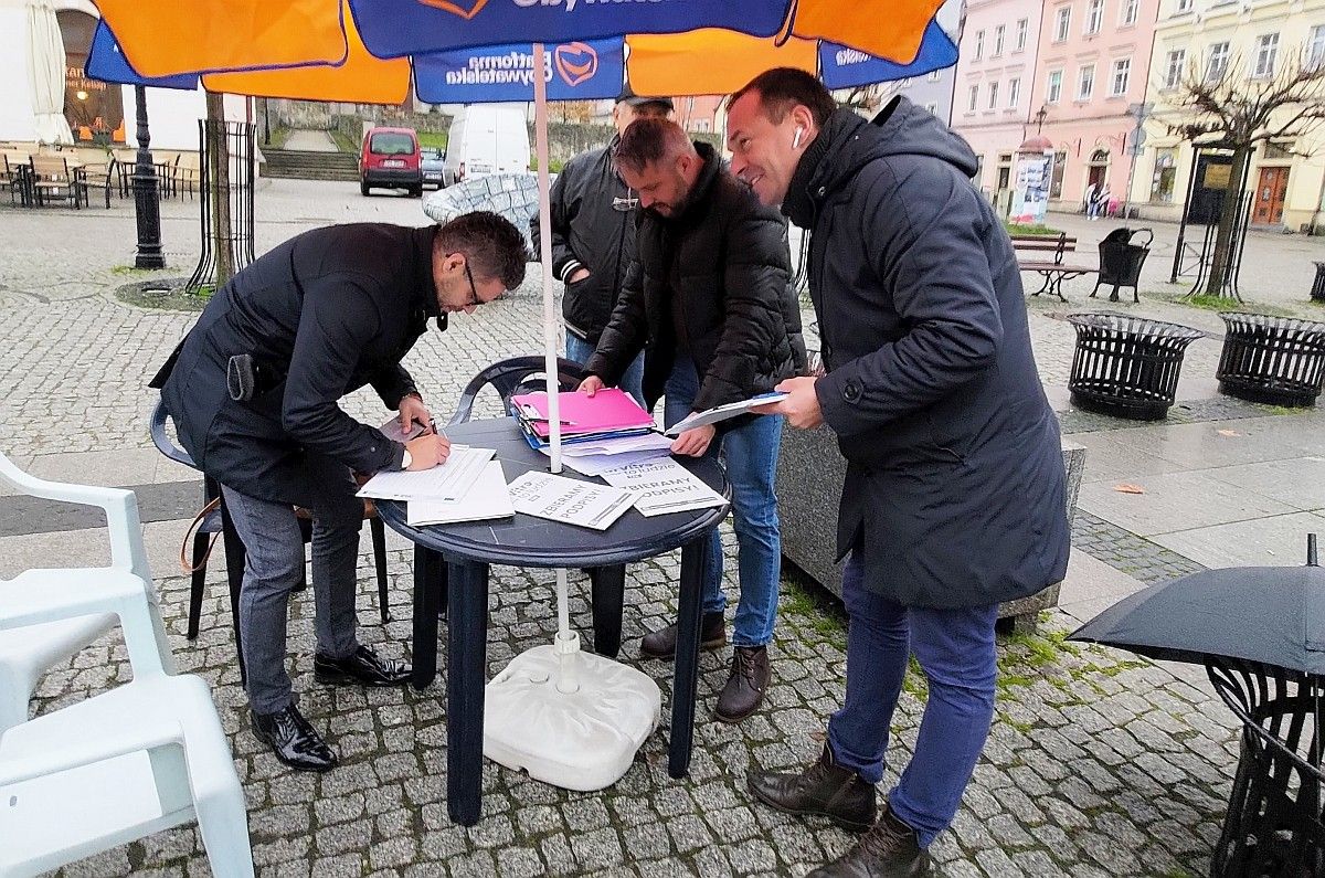 poseł piotr borys rynek