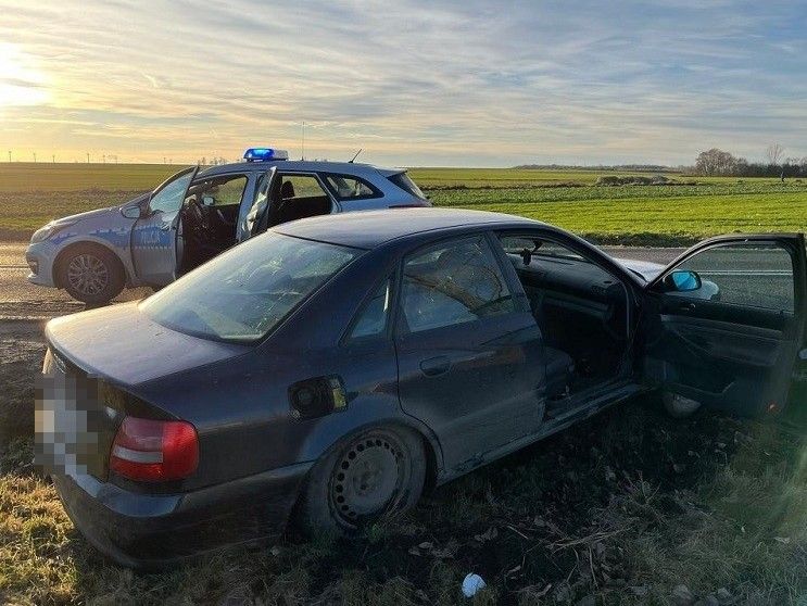автомобіль переслідування кювет