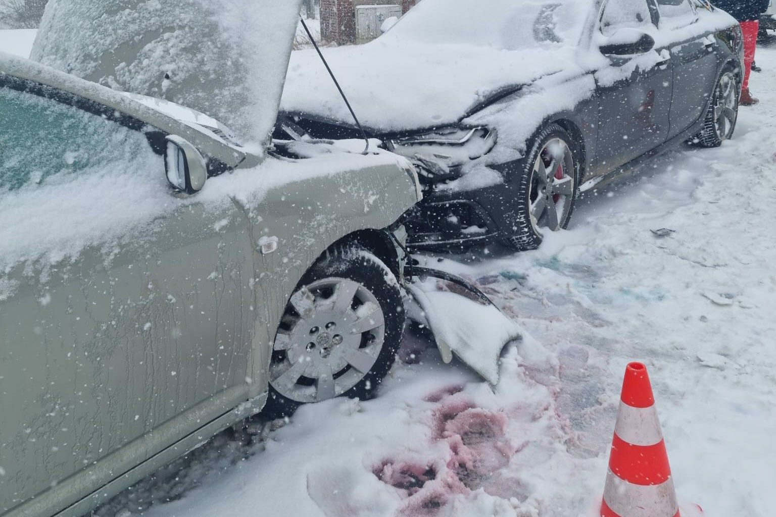 wypadek audi toyota